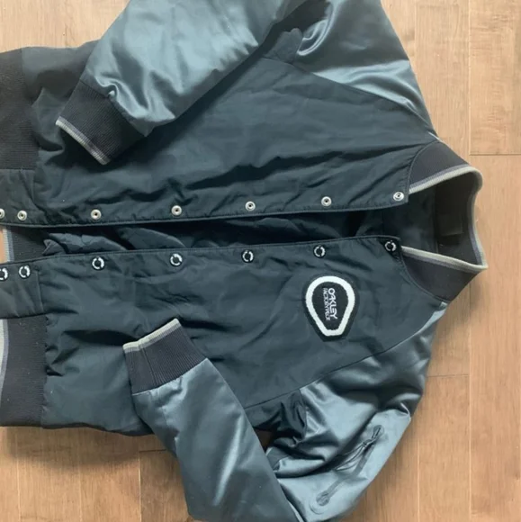 Oakley jacket - Picture 4 of 4